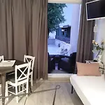 Nessa & Meli דירה
