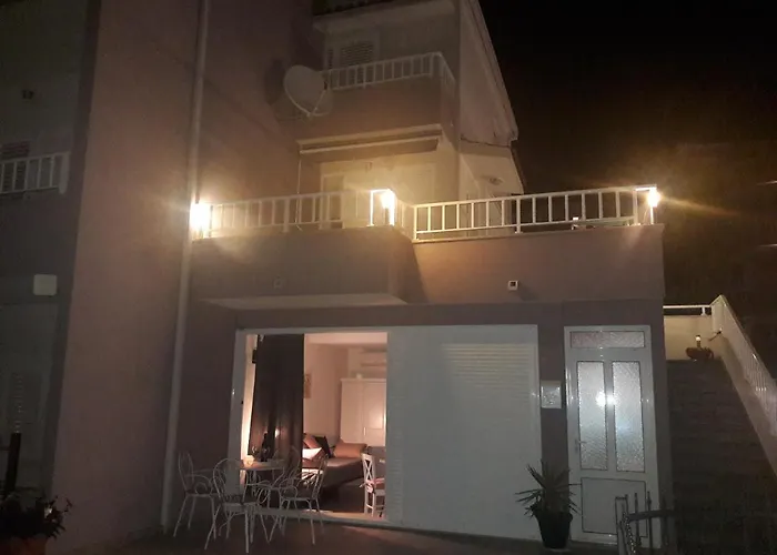 דירה Nessa & Meli