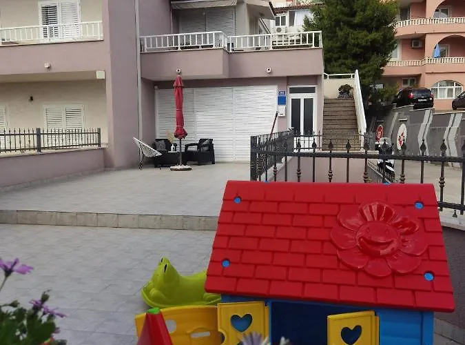 Nessa & Meli شقة ماكارسكا